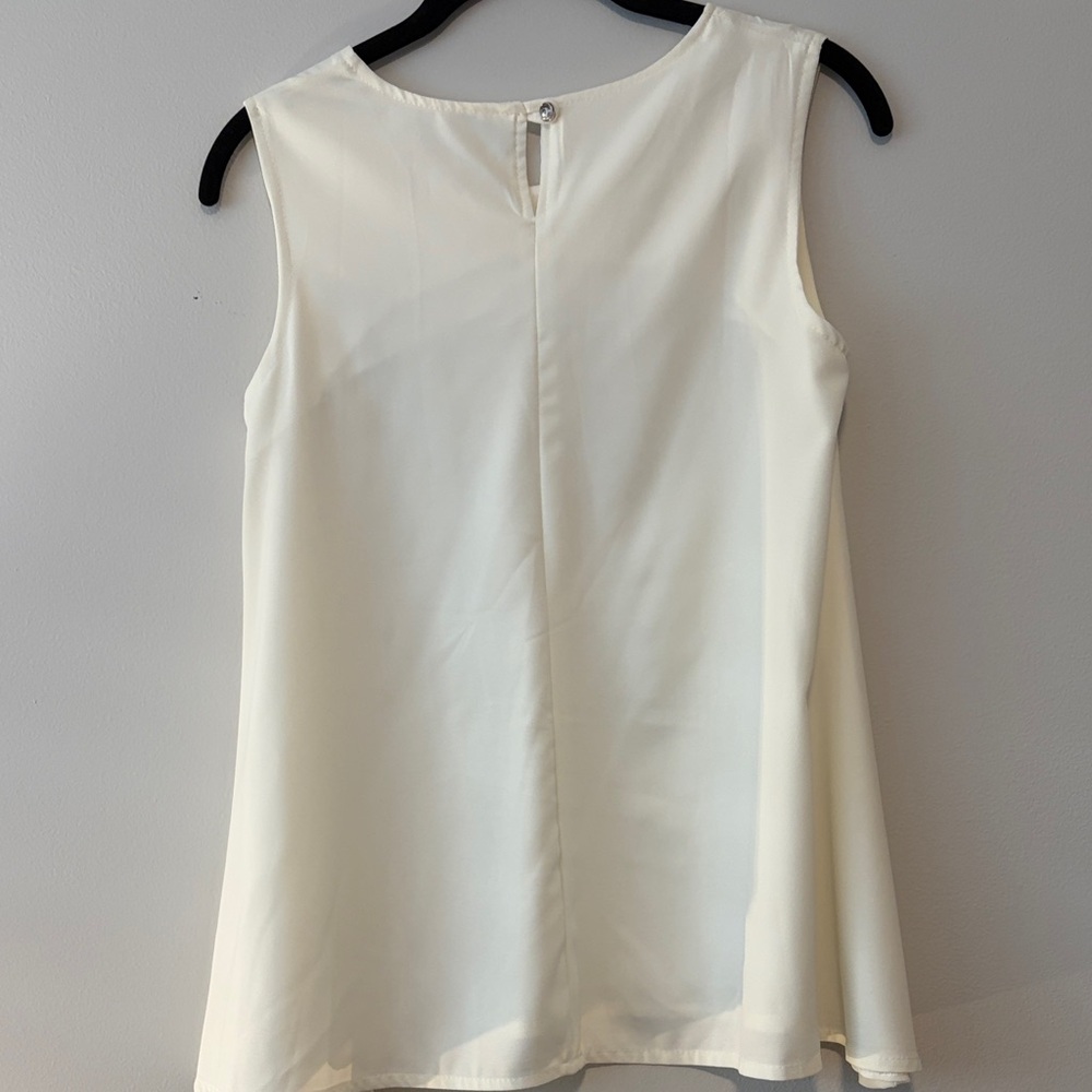 Sleeveless blouse